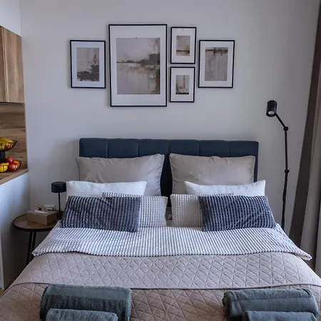Leon - Exclusive, Balcony & Garage Parking 아파트 *