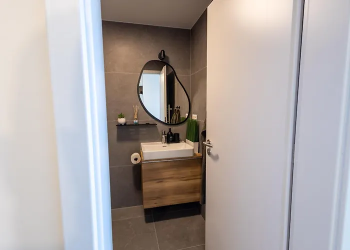 Leon - Free Garage Parking Apartment Bratislava