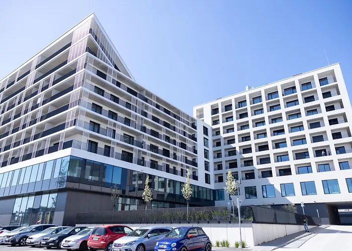 Apartment Leon - Free Garage Parking Bratislava