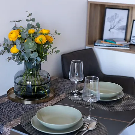 Apartament Leon - Exclusive, Balcony & Garage Parking *