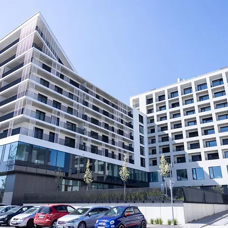 公寓 Leon - Exclusive, Balcony & Garage Parking 布拉迪斯拉发
